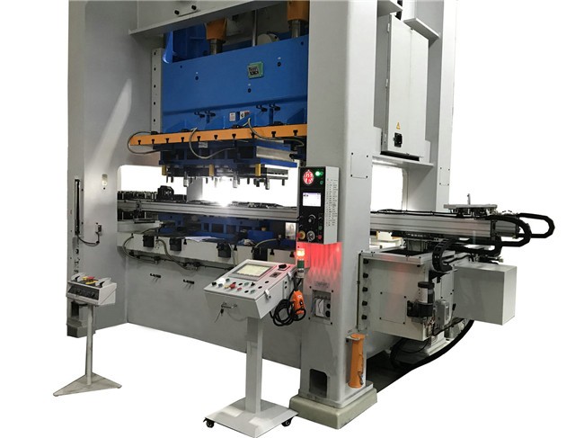 探究沖壓三次元機械手聯動自動化沖壓生產的實現機制？