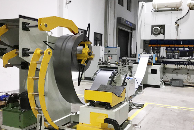 卷料沖壓自動(dòng)化生產(chǎn)線實(shí)例